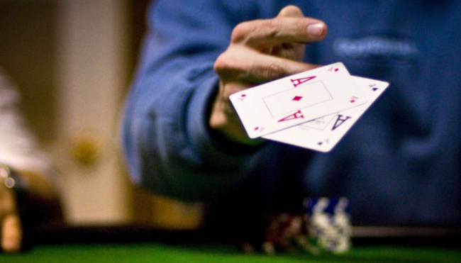 Tips Penting untuk Meningkatkan Permainan Poker